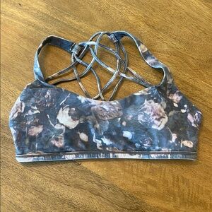 Lululemon Free to Be Bra